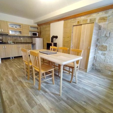 Apartmany Lono Йичин Экстерьер фото