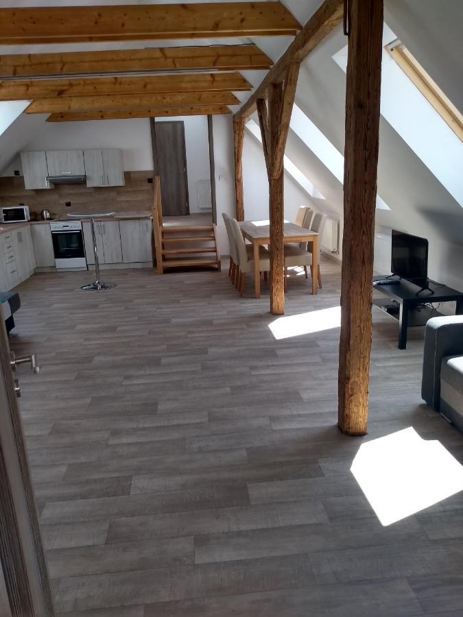 Apartmany Lono Йичин Экстерьер фото