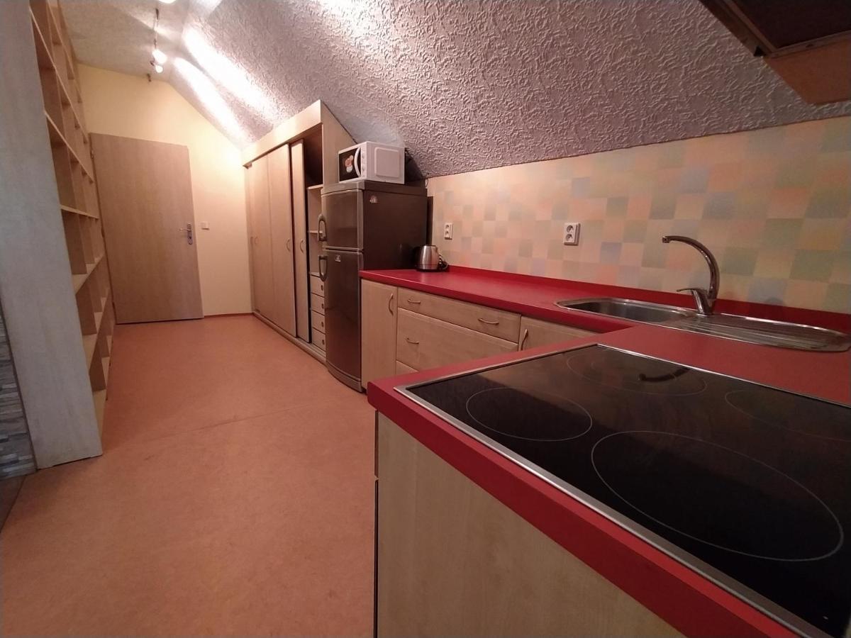 Apartmany Lono Йичин Экстерьер фото
