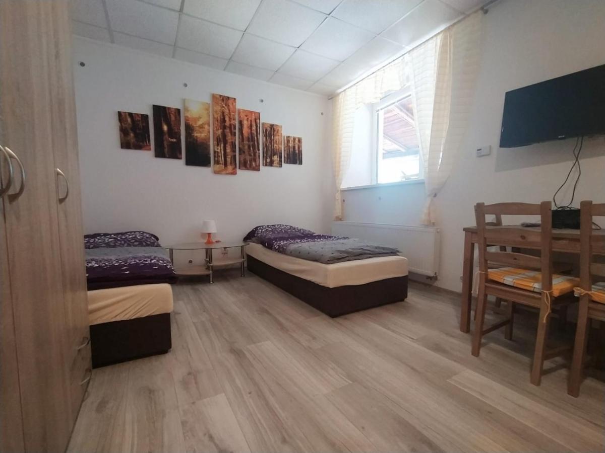 Apartmany Lono Йичин Экстерьер фото
