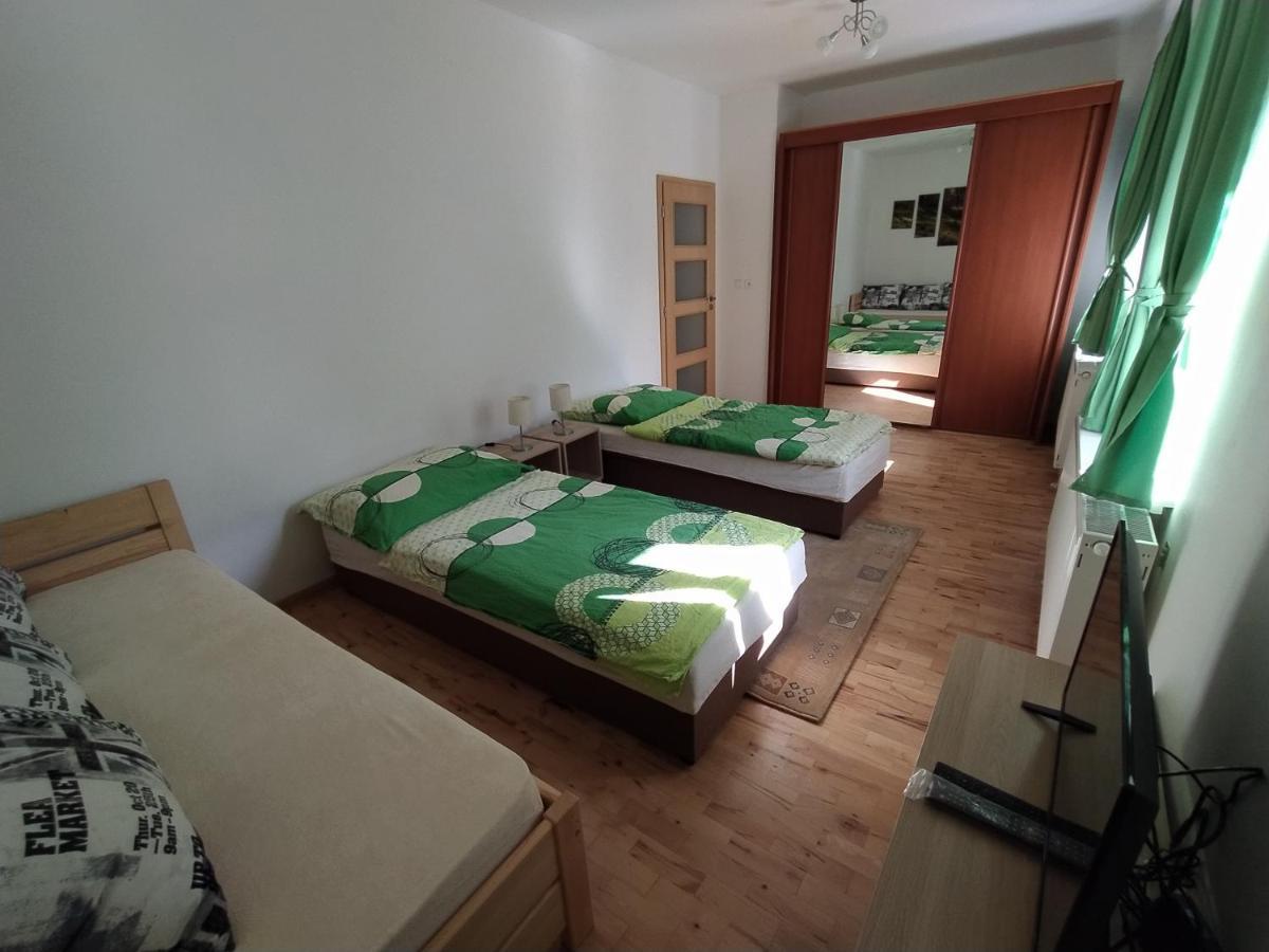 Apartmany Lono Йичин Экстерьер фото