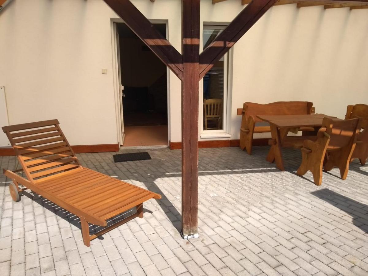 Apartmany Lono Йичин Экстерьер фото