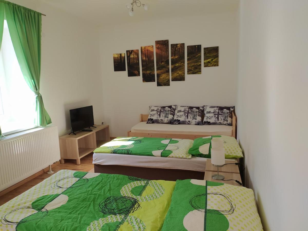 Apartmany Lono Йичин Экстерьер фото
