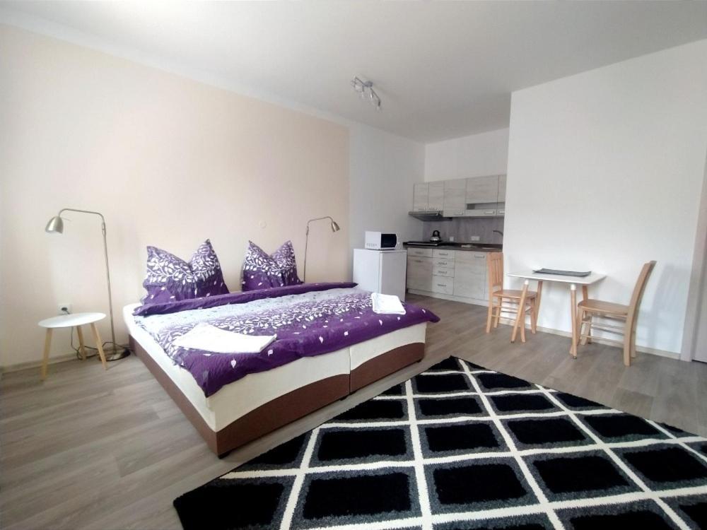 Apartmany Lono Йичин Экстерьер фото